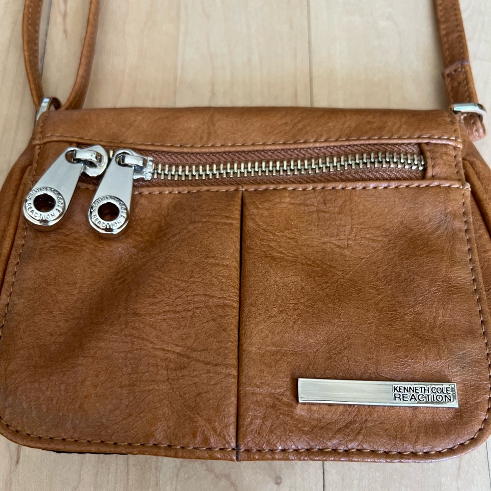 Kenneth Cole Purse with adjustable shoulder strap